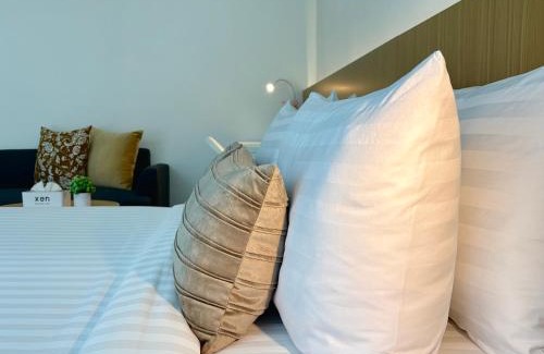 Rawai Hotel | Xen Pool Access