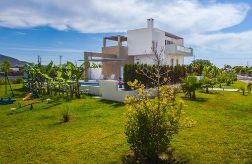 Zipari House | Xenos Villa 1 With Private Swimming Pool, Near The Sea