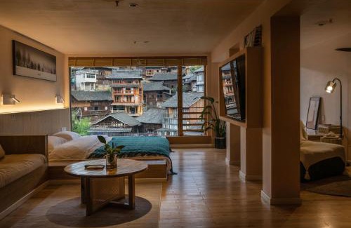 Qiandongnan House | Xijiang Qianhu Miao Village Mountain and B&B