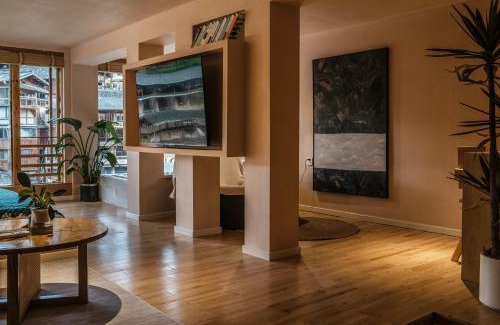 Qiandongnan House | Xijiang Qianhu Miao Village Mountain and B&B