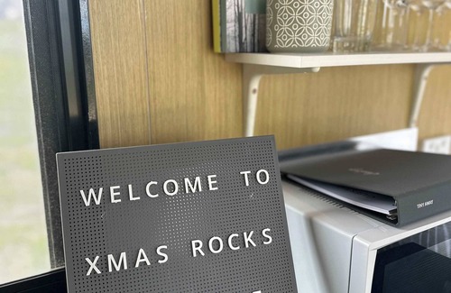 Willalooka House | Xmas Rocks - Paddock Pod by Tiny Away