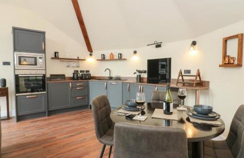 Cribyn House | Y Cwlwm - The Celtic Knot