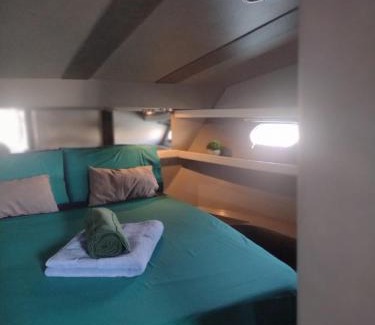 Sant Adria de Besos Boat Rental | Yach Boat