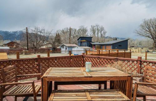 Buena Vista House | Yale Yard Stylish Escape with Scenic Views