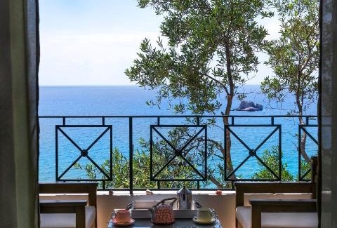 Sinarades Apartment | Yaliskari Beach