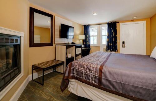 North Conway Hotel | Yankee Clipper Inn, SureStay Collection by Best Western