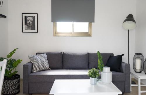 Kerem HaTeimanim Apartment | YARKON - By Beach Apartments TLV