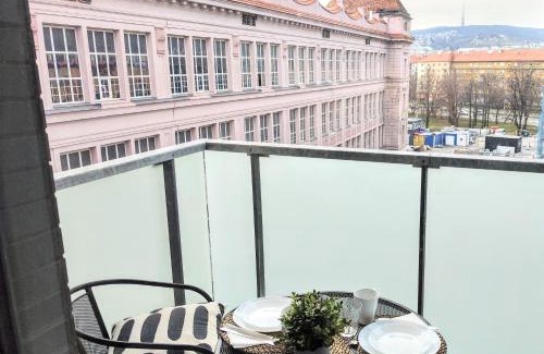 Nivy Apartment | Yarn - brand new - free parking - balcony with city view - Central shopping mall