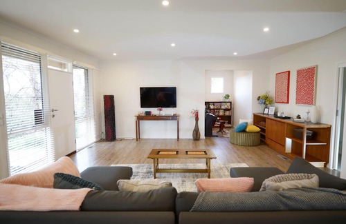 Yarra Glen House | Yarra Gem - heart of of Yarra Valley, close to wineries and local shops
