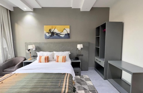 Masaki Hotel | Yayo Masaki
