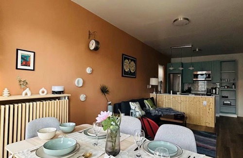 McGinley Square Apartment | Yellow Door House- 25mins from NYC !