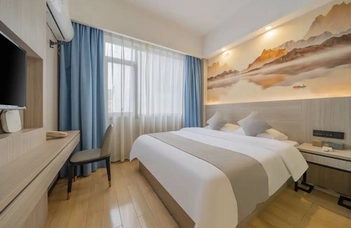 Cenxi Hotel | Yeste Hotel