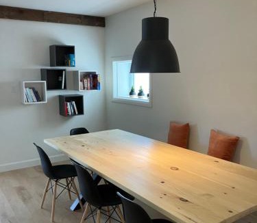 Ste Anne de Beaupre Apartment | Yin et Yang
