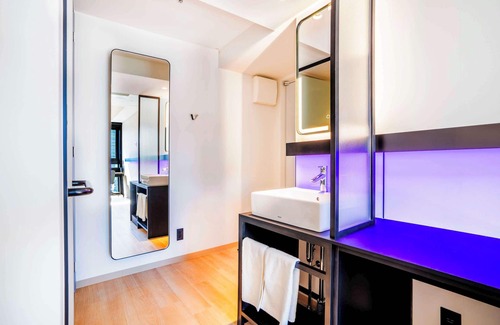 Shiodome Hotel | YOTEL Tokyo Ginza