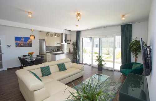 Znjan Apartment | Your own resort