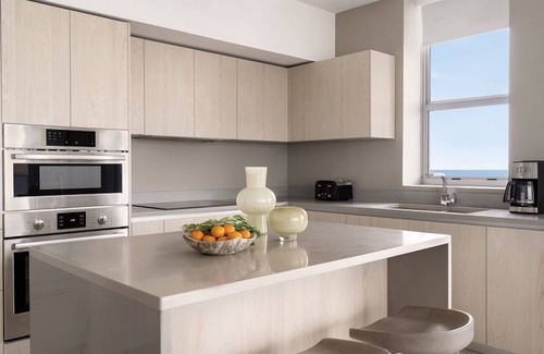 Hollywood South Central Beach Hotel | Your Relaxing Getaway Awaits! 3 Comfortable Units, Walk to Hallandale Beach