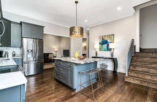 Fairview House | Yourcation® Awaits in Majestic Mountain Home!