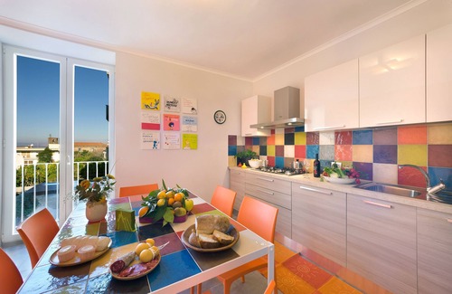 Meta Apartment | YourHome - Karme House