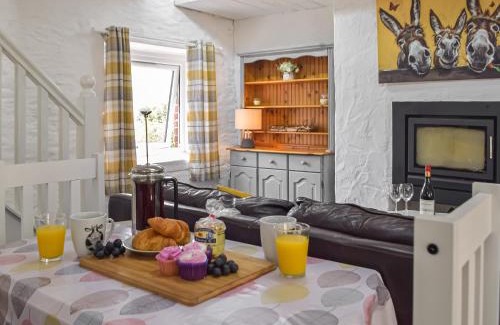 Carmarthen House | Yr Ysgubor - U45300