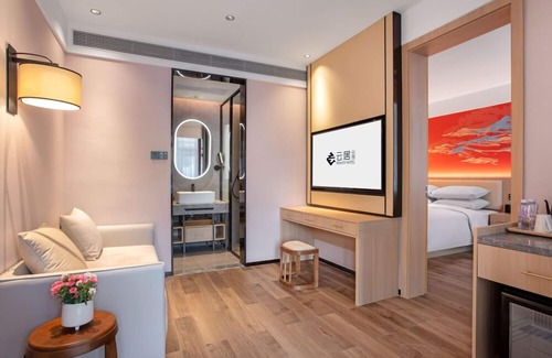 Dongsi Hotel | Yunju Hotel Beijing Yonghe Palace Guijie Siheyuan
