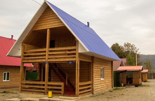 Kamennomostskiy House | Yut Camping