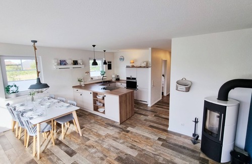 Sehlendorf House | Zauberhafte Ferienhaushälfte Küstenhuus am Sehlendorfer Ostseestrand