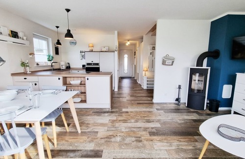 Sehlendorf House | Zauberhafte Ferienhaushälfte Küstenhuus am Sehlendorfer Ostseestrand