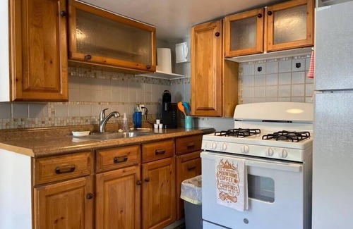 Coal Creek Canyon Cabin | Zebulon Pike Cabin on Coal Creek - Boulder/Golden