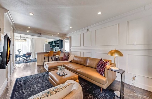 Old East Dallas Condo | Zen 1BR + Loft with dual king beds, resort-style pool, and luxury amenities.