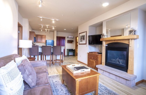 Winter Park Condo | Zephyr Mountain Lodge, Condo | Ski-In/Ski-Out Continental Divide Views (Value-Rated Condo 2202)