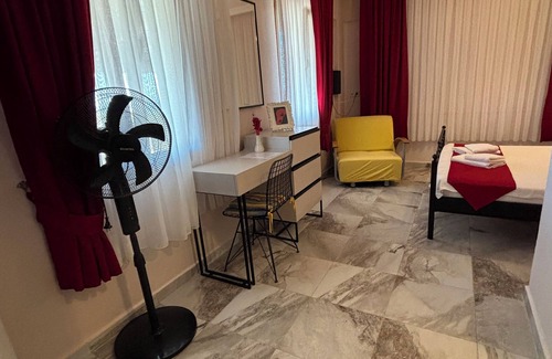 Bozcaada House | Zeus kır evi