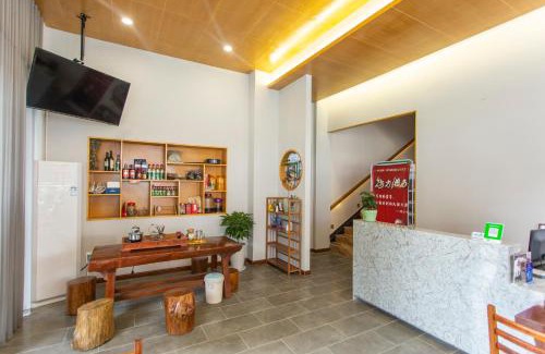 Wulingyuan Hotel | Zhangjiajie Warm Wind Inn