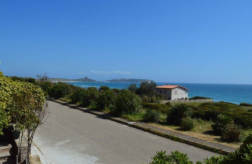 Funtana Meiga Apartment | Zigantes' Apartment on the beach 100 meters from the sea