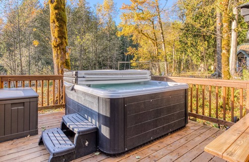 Zigzag Cabin | ZigZag River Cabin w/ Hot tub, bbq and healing nature all around, Riverbend #1