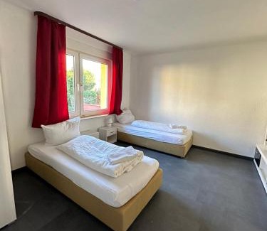 Kaiserslautern House | Zimmer mit gemeinschaftsbad
