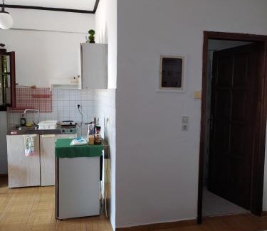 Agios Dimitrios Apartment | Zoe