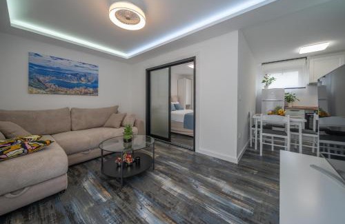 Skaljari Apartment | Zoi apartment