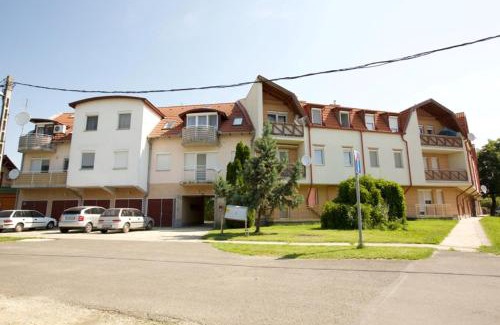 Hajduszoboszlo Apartment | Zoli Apartmanok-Anna Kölcsey 32