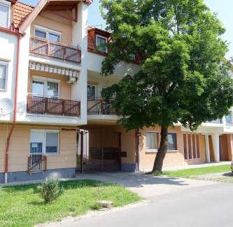 Hajduszoboszlo Apartment | Zoli Apartmanok-Maya Kölcsey 34-36