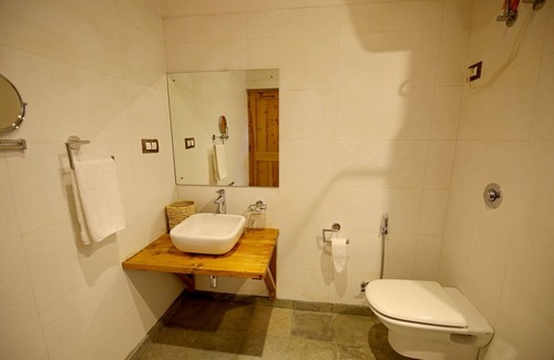 Manali Hotel | Zone Connect by the Park Manali