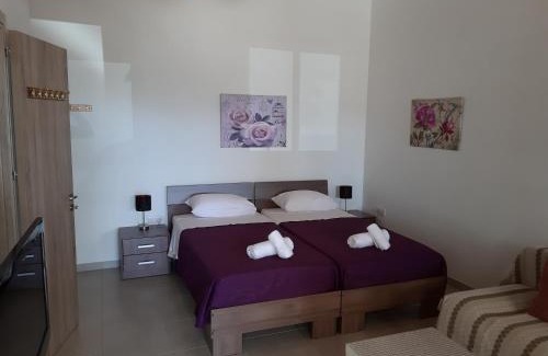 Larnaca Apartment | ZORBAS Sea View No 5