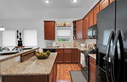 Waco House | Zyla's Place, Close to Airport