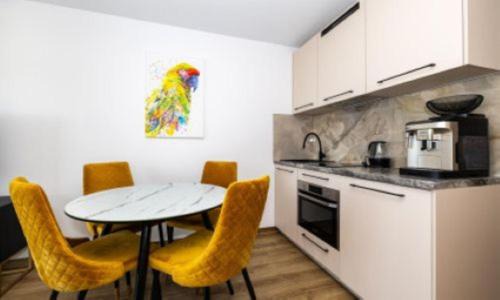 Šeimos apartamentai, Mano Šventovė