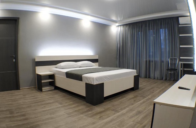 Двухкомнатный люкс центр Металлургов 19 KR Apartments