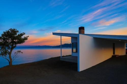 洞爺湖町一棟貸ヴィラ UMITO Luxury Private Villa Exclusive One Group Per Day Panoramic Views of Lake Toya and Funka Bay