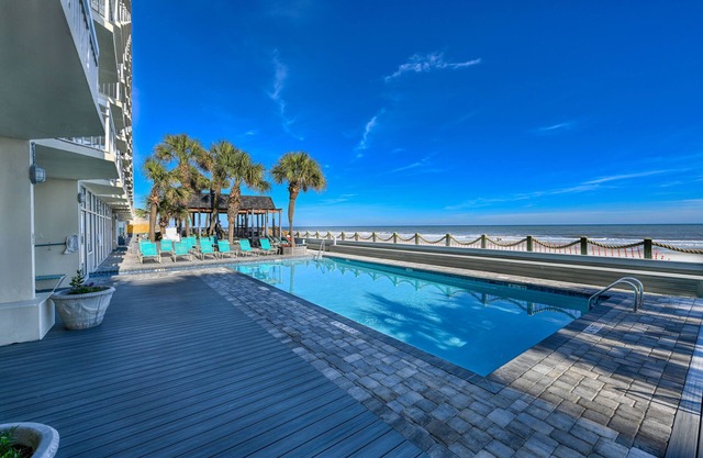 0105 Waters Edge Resort 1 Bedroom Condo by RedAwning