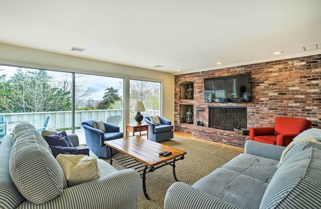 1/2 Mi to Beach: Hyannis Port Gem w/BBQ & Views