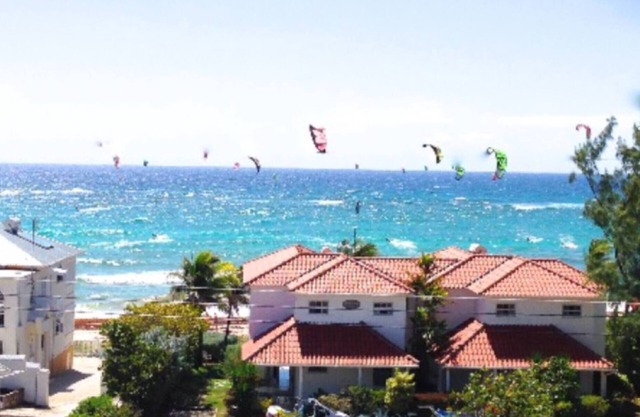 1 Bed Apt Opp Sea, Windsurfing, Surf Clubs!