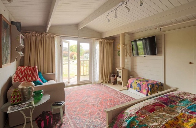 1 bedroom accommodation in Shere, near Guildford