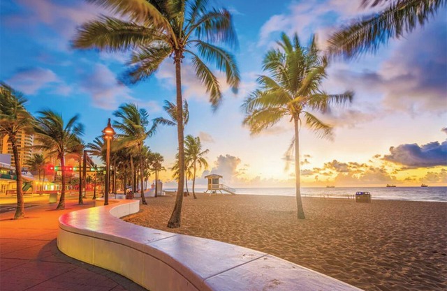 1 Bedroom Suite Condo w/Kitchenette, in Pompano Beach, at Sea Gardens Resort!